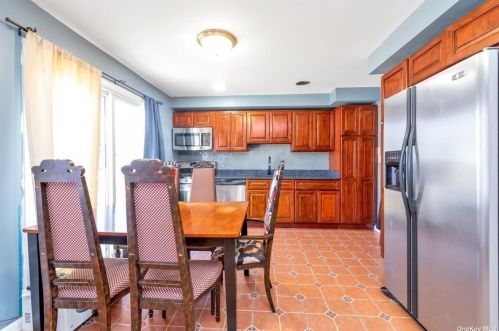 1506 Peapond Rd, North Bellmore NY  11710-2924 exterior