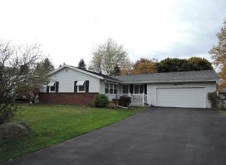 89 Vineyard Dr, Rochester, NY 14616-2005
