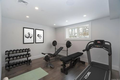 19 Rugby Rd, New Rochelle NY  10804-3924 exterior