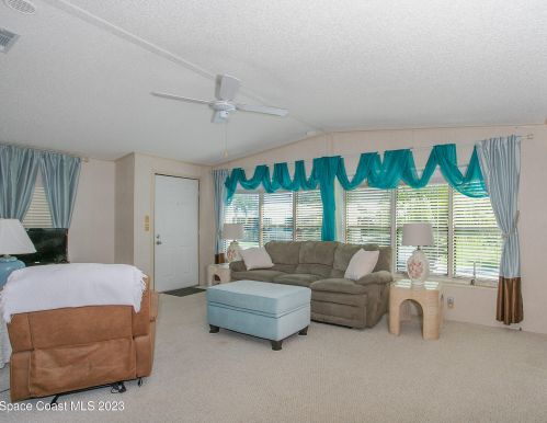 703 Hyacinth Cir, Sebastian, FL 32976-7664