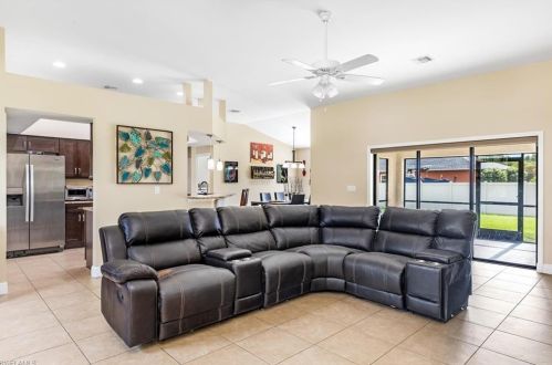 309 2nd Ave, Cape Coral, FL 33990-1028