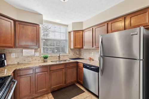 1802 Cliffview Ln, Florence KY  41042-2548 exterior