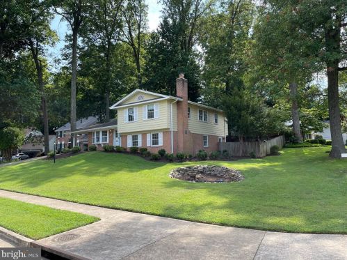 6800 Caneel Ct, Springfield, VA 22152-3030