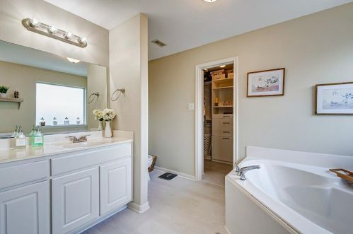 3810 Cloudbluff Ln, Richmond TX  77469-4117 exterior