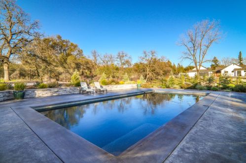 6331 Melody Ln, Newcastle CA  95658-9646 exterior