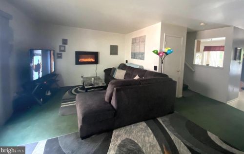 19 Tyler Ln, Berlin Boro NJ  08009-9463 exterior