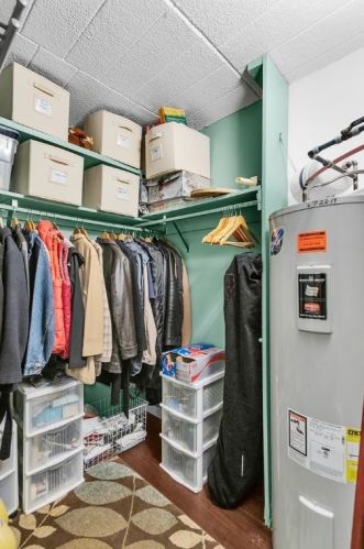 701 Camelot Dr, Pittsburgh PA  15237-4979 exterior