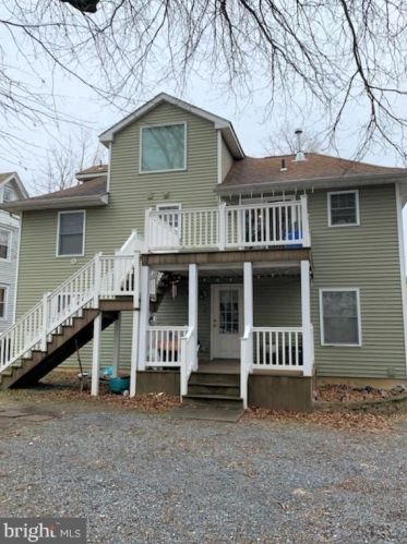 18 Chapel Ave, Camden NJ  08109-5102 exterior