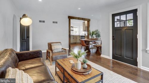 1053 Wayne Ave, Carlisle PA  17013-1640 exterior