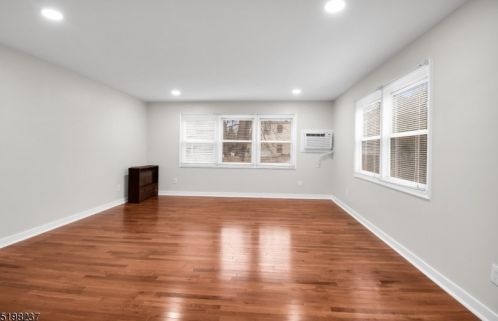 229 Aurore St, Roselle NJ  07203-1713 exterior