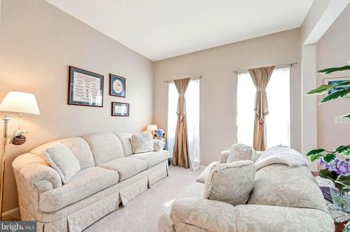 34 Stocks St, Lovettsville VA  20180-8640 exterior