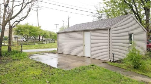 7450 Southeastern Ave, Hammond IN  46324-2925 exterior