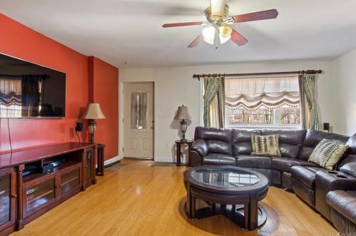 2873 Ely Ave, Bronx, NY 10469-6250