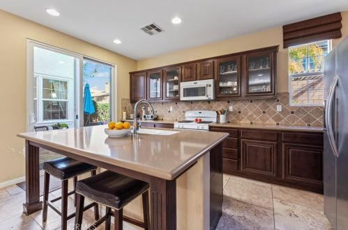 45850 Daviana Way, Temecula CA  92592-4170 exterior
