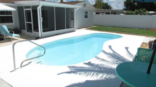 3142 Domino Dr, Tarpon Springs, FL 34691-4709