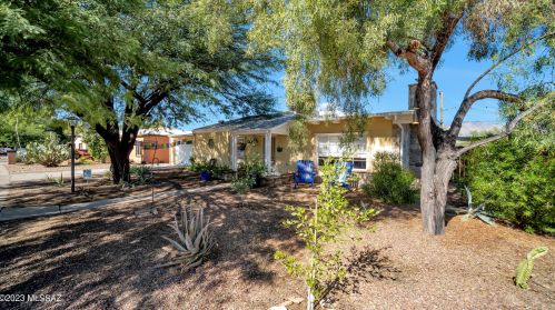 3973 Desmond Ln, Tucson, AZ 85712-3304