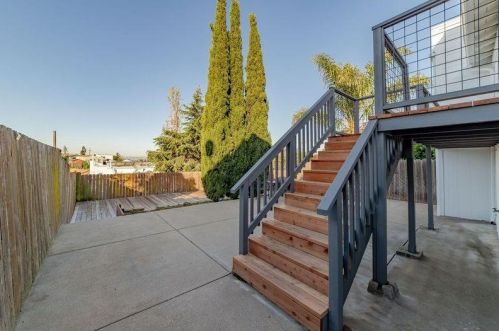 4701 Fairfax Ave, Oakland CA  94601-4809 exterior