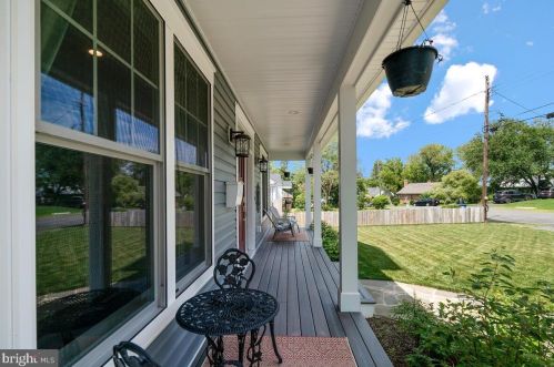 7005 Lee Park Ct, Falls Church, VA 22042-3907