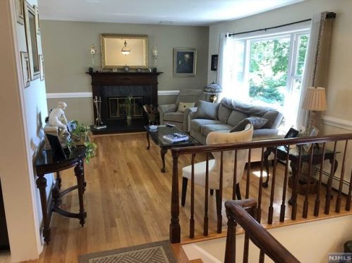 1105 Steuben Ave, N Milford NJ  07646-3264 exterior