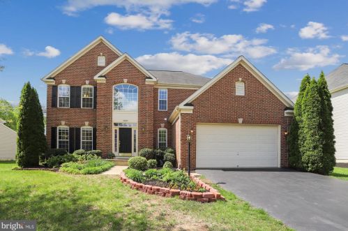 10209 Inchberry Ct, Bristow, VA 20136-5606