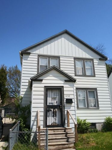4450 25th St, Milwaukee, WI 53209-6102