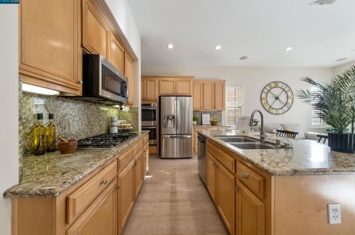 1733 Campanula Dr, San Ramon CA  94582-5155 exterior