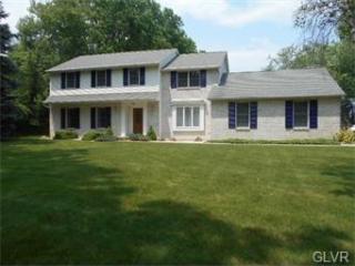 561 Redfern Ln, Bethlehem, PA 18017-1836