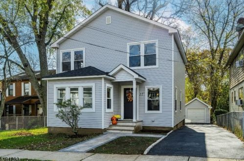 22 Ward Pl, Montclair NJ  07042-3106 exterior