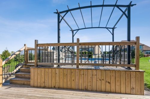 9009 96th Pl, Dyer IN  46373-8972 exterior