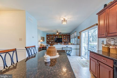 303 8th Ave, Parkesburg PA  19365-1359 exterior