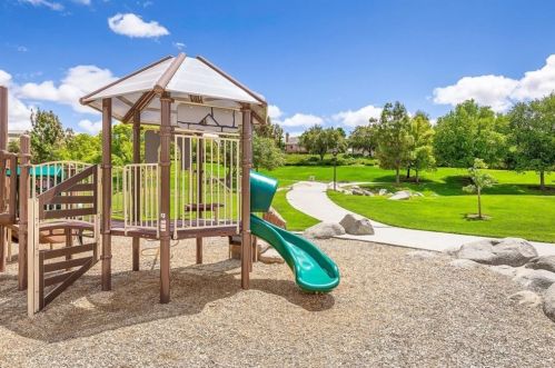 32539 Strigel Ct, Temecula CA  92592-1144 exterior