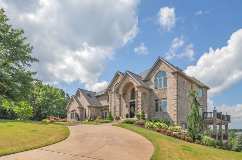 1055 Old Orchard Dr, Gibsonia, PA 15044-6081