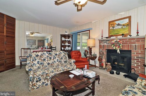 1555 Dee Rd, Lacey NJ  08731-3411 exterior