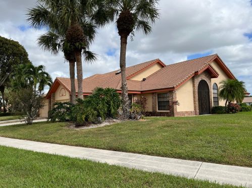 8450 Heather Pl, Boynton Beach, FL 33472-2928