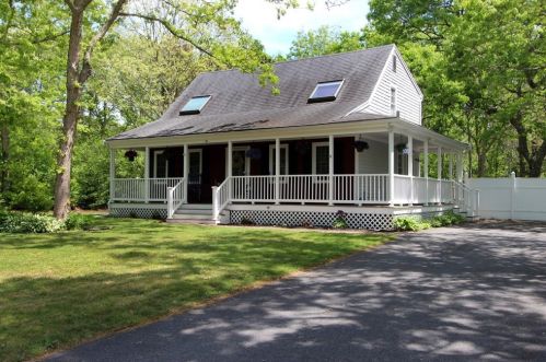 55 Triangle Cir, Sandwich, MA 02563-2497