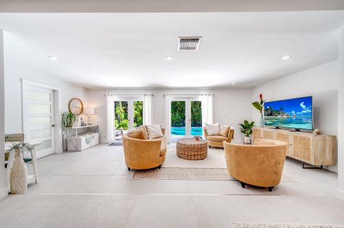 510 Gardenia Ter, Delray Beach FL  33444-1715 exterior