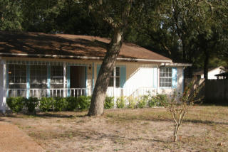 928 Juniper Ave, Niceville FL  32578-2117 exterior