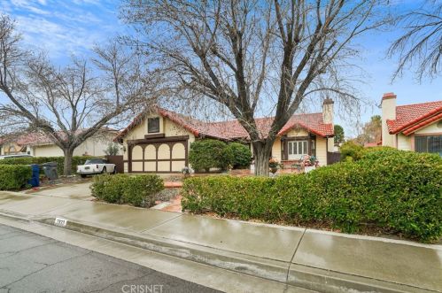 2833 College Park Dr, Lancaster, CA 93536-1301