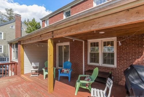 415 Ridge Rd, Middletown CT  06457-5230 exterior