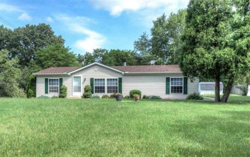 13755 Brick Rd, Granger, IN 46530-9628