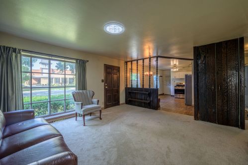 3115 Parnell Ave, Milwaukee, WI 53221-4046