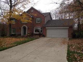 887 Surrey Rdg, Cincinnati, OH 45245-1128
