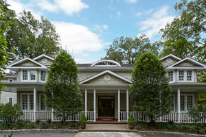 3 Luquer Rd, North Hills, NY 11030-1015