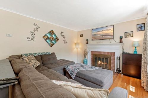 97 Bretton Rd, Manchester, CT 06042-3329