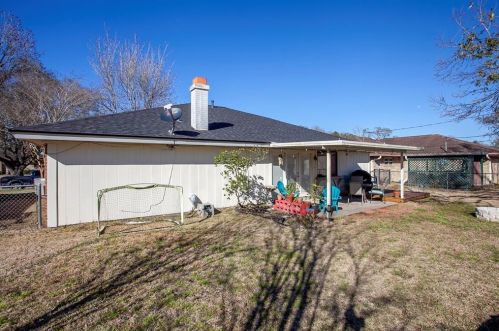 611 Camellia Ave, Orange, TX 77630-4529