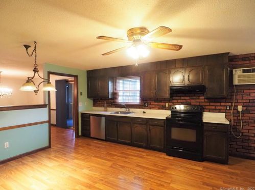 96 Strawberry Ln, Manchester CT  06040-6932 exterior