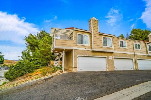31311 The Old Rd, Santa Clarita, CA 91384-4201
