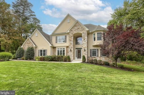 8 Beechwood Ln, Swatara, PA 17033-9530