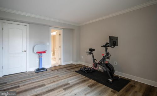 281 Golden Woods Ct, Great Falls VA  22066-4152 exterior