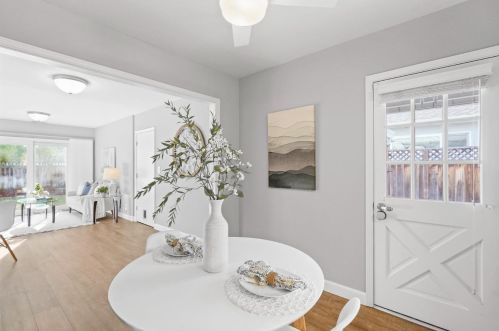 584 Bryan Ave, Sunnyvale CA  94086-6422 exterior